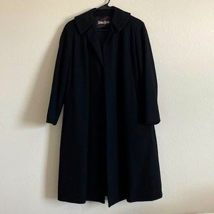 Black Vintage Neiman Marcus 100% Cashmere Long Coat: Luxury-Loomed by Einiger